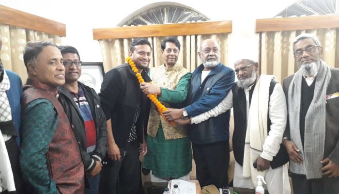১ লাখ ৮৫ হাজার ভোট পেয়ে সাকিবের ছক্কা