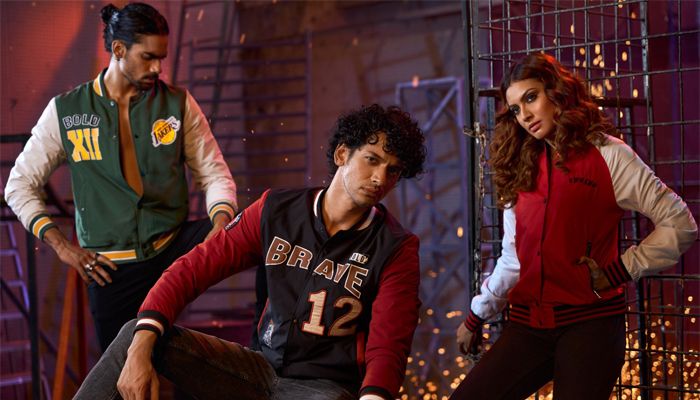 টুয়েলভে মিলছে ছাড়
