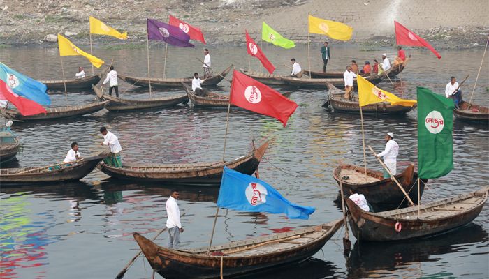 বুড়িগঙ্গায় নৌকা র‌্যালি