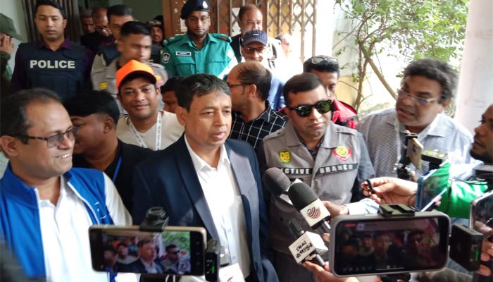 বিচ্ছিন্ন ঘটনা তাৎক্ষণিকভাবে সামাল দিচ্ছে আইনশৃঙ্খলা বাহিনী : ডিবিপ্রধান