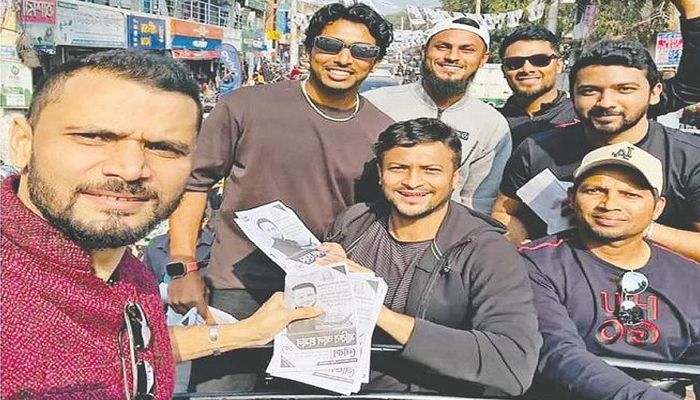 সাকিবের ডাকে মাগুরায় মাশরাফি