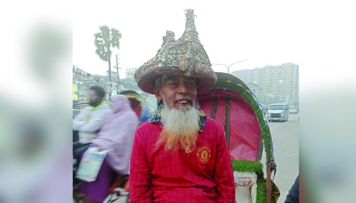 রাজমুকুট মাথায় নিয়ে...
