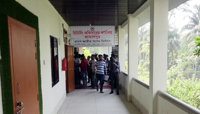 নির্বাচনী দায়িত্ব থেকে বাদ পড়লেন অর্ধশত প্রিসাইডিং ও পোলিং অফিসার
