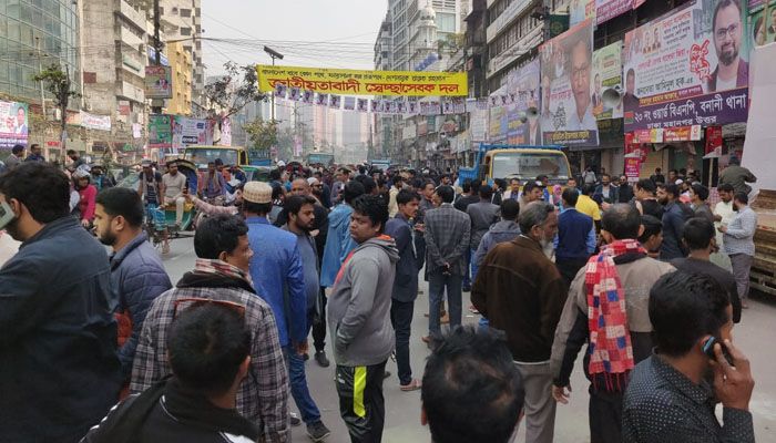 বিএনপির কালো পতাকা মিছিল, নয়াপল্টনে জড়ো হচ্ছে নেতাকর্মীরা