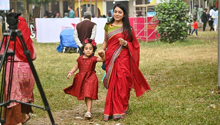 ছুটির দিনে জমজমাট শিশুপ্রহর