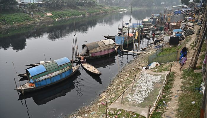 জলে ভাসা জীবন
