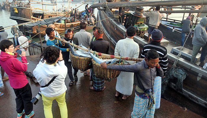 মৎস্য অবতরণ কেন্দ্র কক্সবাজার ফিশারি ঘাট