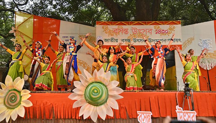 বাঙালির প্রাণের রঙিন উৎসব