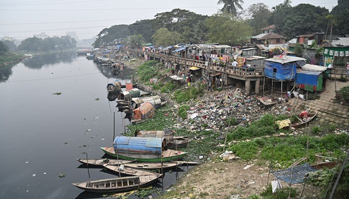 জলে ভাসা জীবন