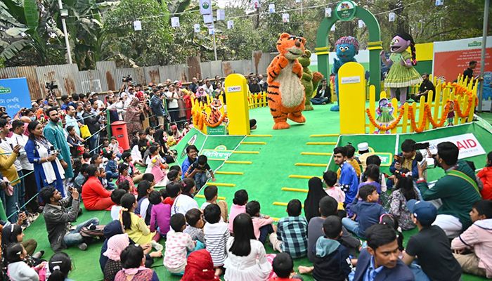 ছুটির দিনে জমজমাট শিশুপ্রহর