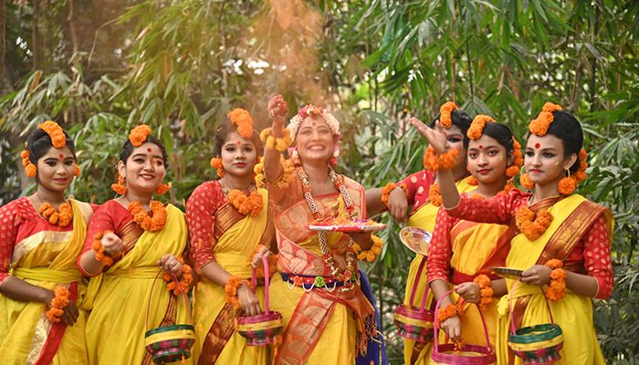 বাঙালির প্রাণের রঙিন উৎসব