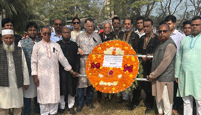 ভাষাশহীদদের প্রতি এফবিসিসিআইয়ের পরিচালকের শ্রদ্ধা 