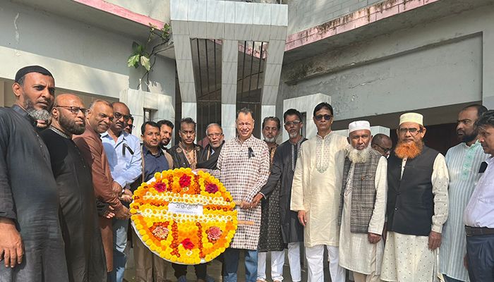ভাষাশহীদদের প্রতি এফবিসিসিআইয়ের পরিচালকের শ্রদ্ধা 