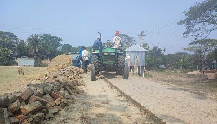 বহু কাঙ্ক্ষিত জয়নগর-কালিনগর রাস্তার কাজ শুরু