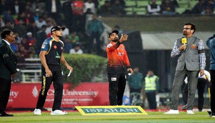 হারের বৃত্ত ভাঙতে টস জিতে ব্যাটিংয়ে ঢাকা