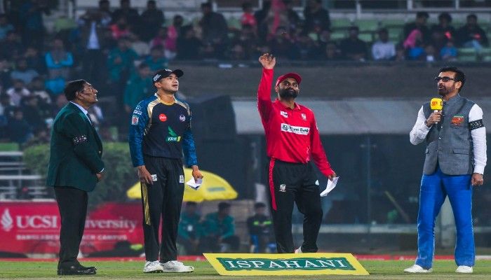 টস জিতে ব্যাটিংয়ে তামিমের বরিশাল
