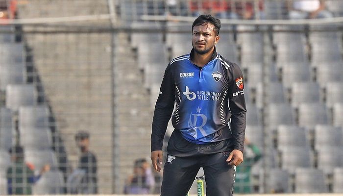 ‘সাকিব চোখে না দেখলেও বল করতে পারবে’