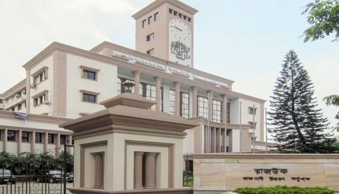 আবাসন কোম্পানির অফিস ভেঙে দিল রাজউক 