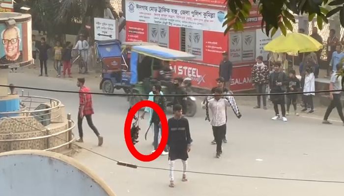 কুমিল্লায় কিশোর গ্যাংয়ের অস্ত্রের মহড়া, গ্রেপ্তার ১৬