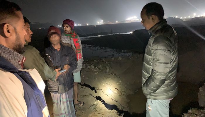 কৃষি জমির টপসয়েল কাটার দায়ে ৫ জনের কারাদণ্ড