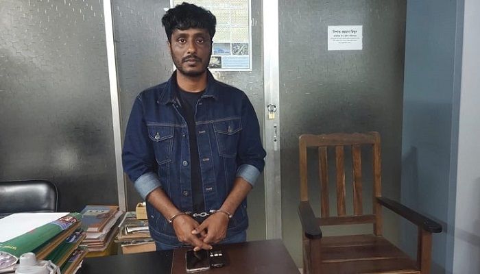 প্রেমের সম্পর্ক গড়ে অর্থ হাতিয়ে নিতেন ‘শিল্পপতির ছেলে’