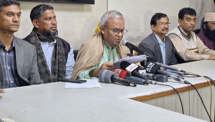 মিয়ানমারের ছোড়া মর্টার শেলে দেশের নাগরিকের মৃত্যুর জন্য সরকার দায়ী : রিজভী
