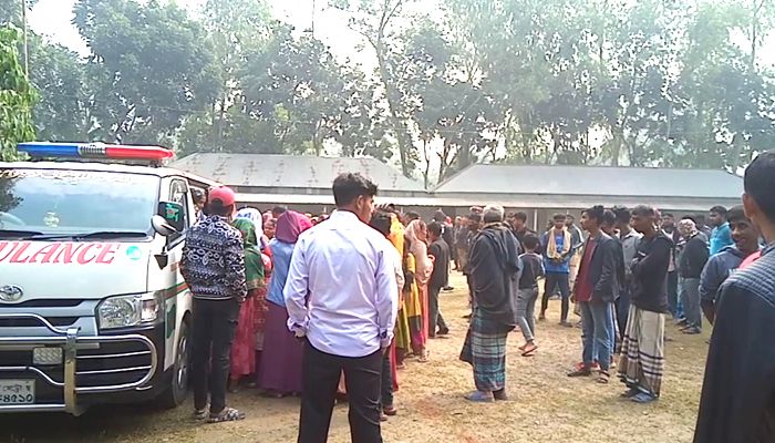 সিরাজগঞ্জে শিক্ষকের মৃতদেহ নিয়ে বিক্ষোভ