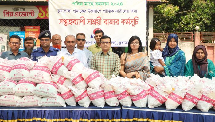 প্রান্তিক নারীদের জন্য পুনাকের সাশ্রয়ী বাজার 
