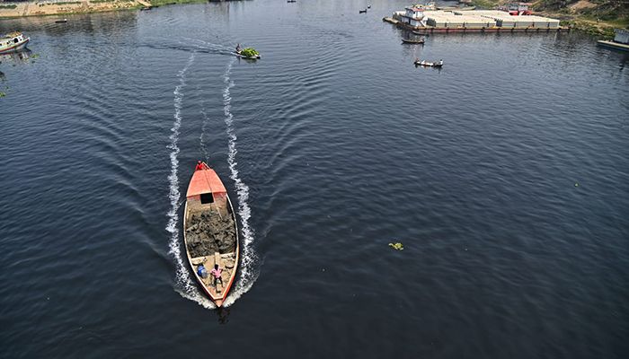 দূষণে বিপর্যস্ত তুরাগ