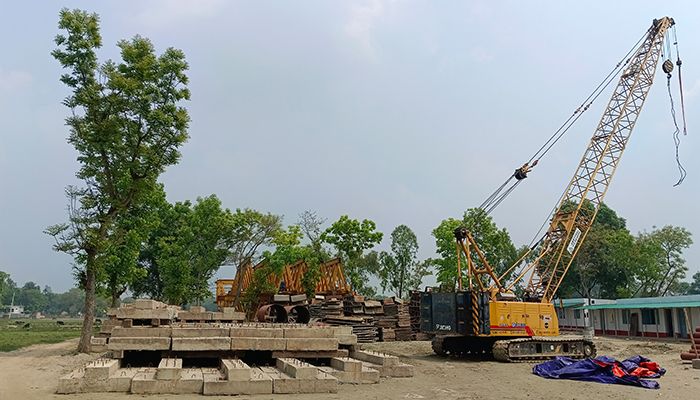 ব্রহ্মপুত্র নদে আর্চ স্টিল সেতুর কাজ শুরু 