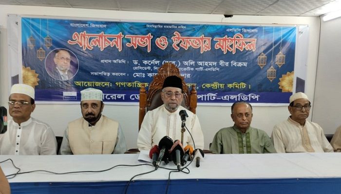 দেশ ধ্বংসের দিকে যাচ্ছে : কর্নেল অলি