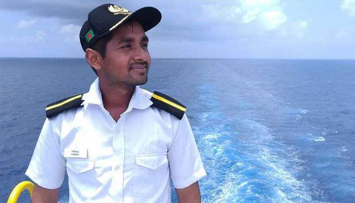 জলদস্যুদের কাছে জিম্মি টাঙ্গাইলের সাব্বির হোসেন। ছবি : সংগৃহীত