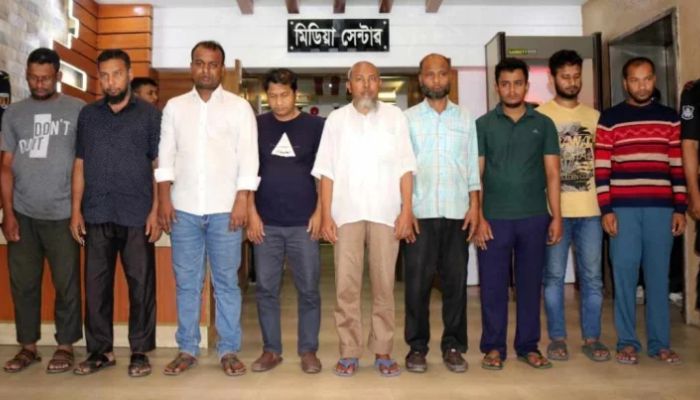 ট্রেনের টিকিট কালোবাজারিতে ঢালী সিন্ডিকেট