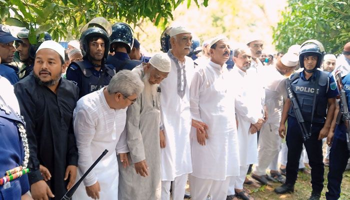 প্যারোলে মায়ের জানাজায় অংশ নিলেন বিএনপি নেতা চাঁদ