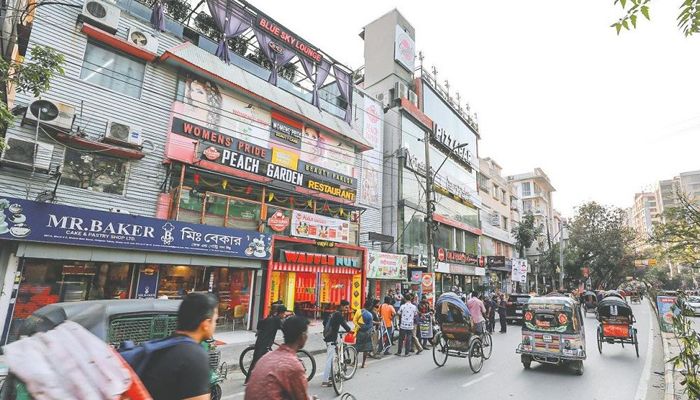 আপ্যায়নে নানা অফার জীবনরক্ষায় উদাসীনতা