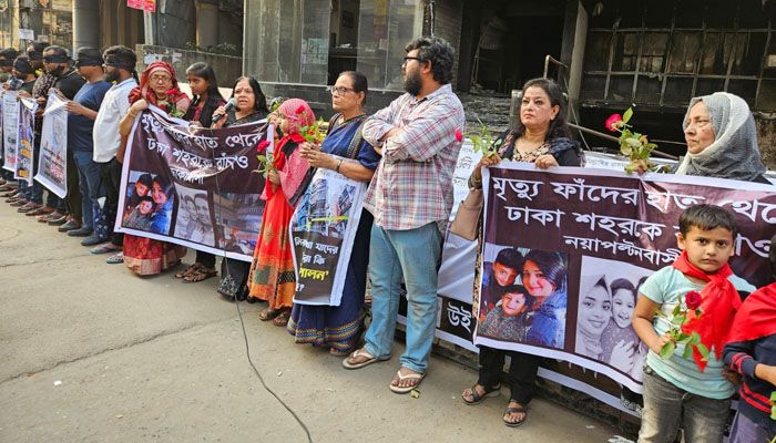 এটা হত্যাকাণ্ড, কেউ দায় এড়াতে পারে না