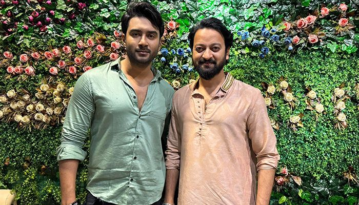 মায়ায় জড়ানো সাইমন-রোশান