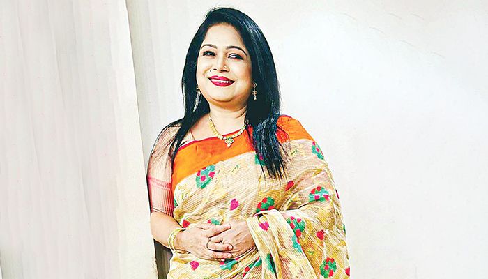 আলোচনায় মেমী