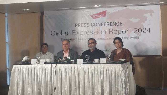 রাজধানীর একটি হোটেলে সংবাদ সম্মেলনে বৈশ্বিক মতপ্রকাশ প্রতিবেদন প্রকাশ করে আর্টিকেল নাইনটিন। প্রবা ফটো
