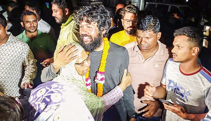 এভারেস্টে যা দেখে এলেন বাবর