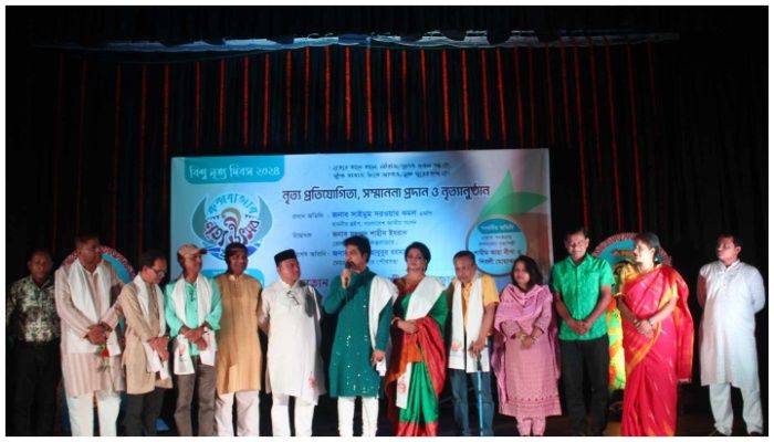 কক্সবাজারের নৃত্য উৎসবে নীপা ও শিবলীকে সম্মাননা