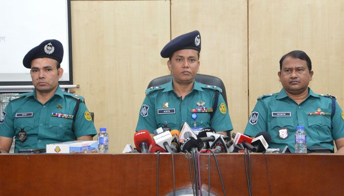 চেতনানাশক ওষুধ খাইয়ে শতাধিক রিকশা ছিনতাই