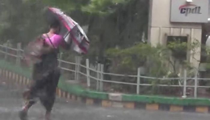 দেশের বিভিন্ন জেলায় স্বস্তির বৃষ্টি