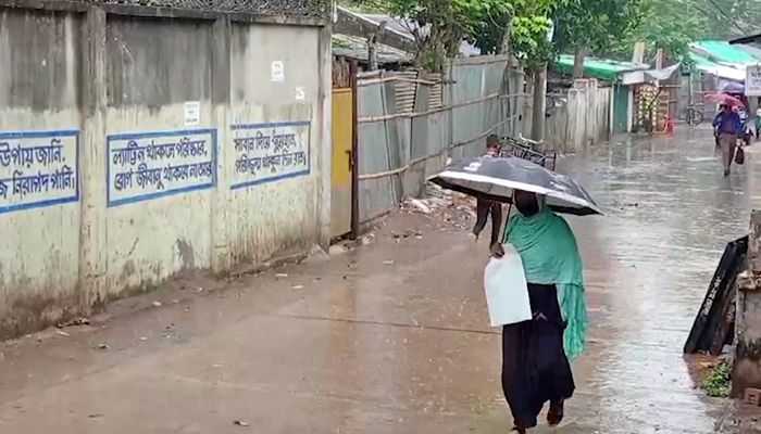 দেশের বিভিন্ন জেলায় স্বস্তির বৃষ্টি