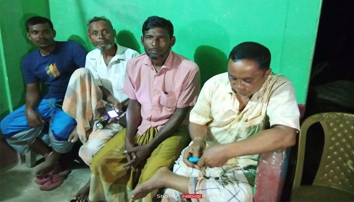 সুনামগঞ্জে টাকা বিতরণকালে প্রিসাইডিং কর্মকর্তাসহ আটক ৪
