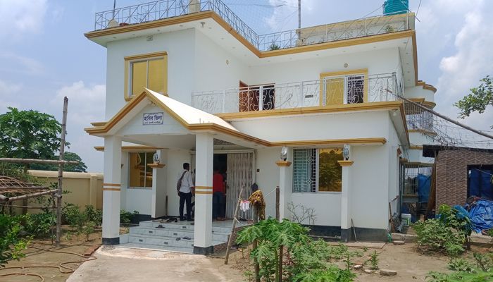 মাদারীপুরে প্রবাসীর বাড়িতে ডাকাতি, নগদ টাকাসহ স্বর্ণালংকার লুট