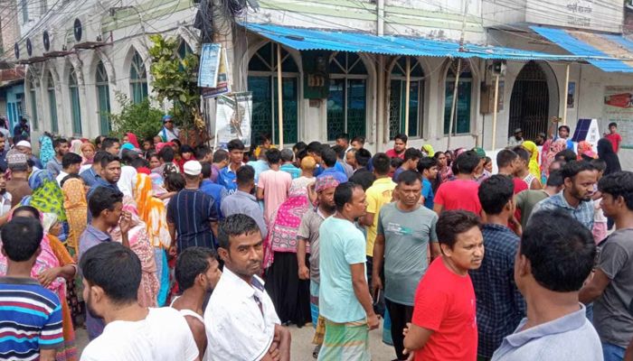 সিদ্ধিরগঞ্জে সিটি করপোরেশনের গাড়ির ধাক্কায় গার্মেন্টসকর্মী নিহত 