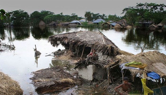 ঝড় থেমেছে, কান্না থামেনি