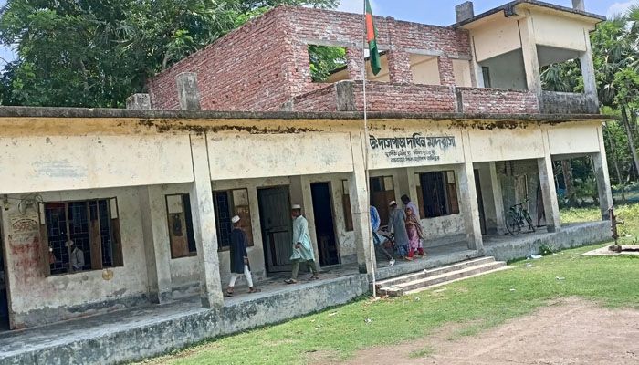 সব ছাত্র ফেল, মাদ্রাসার সুপার বললেন— ‘তকদির খারাপ’