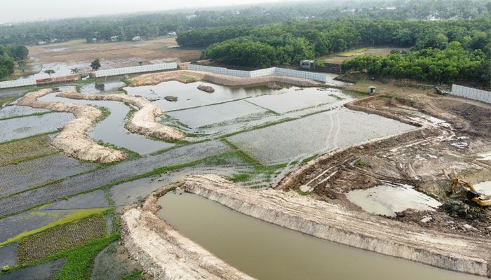 ৫০ একর কৃষিজমি ঘিরে পান্ডার পান্ডামি